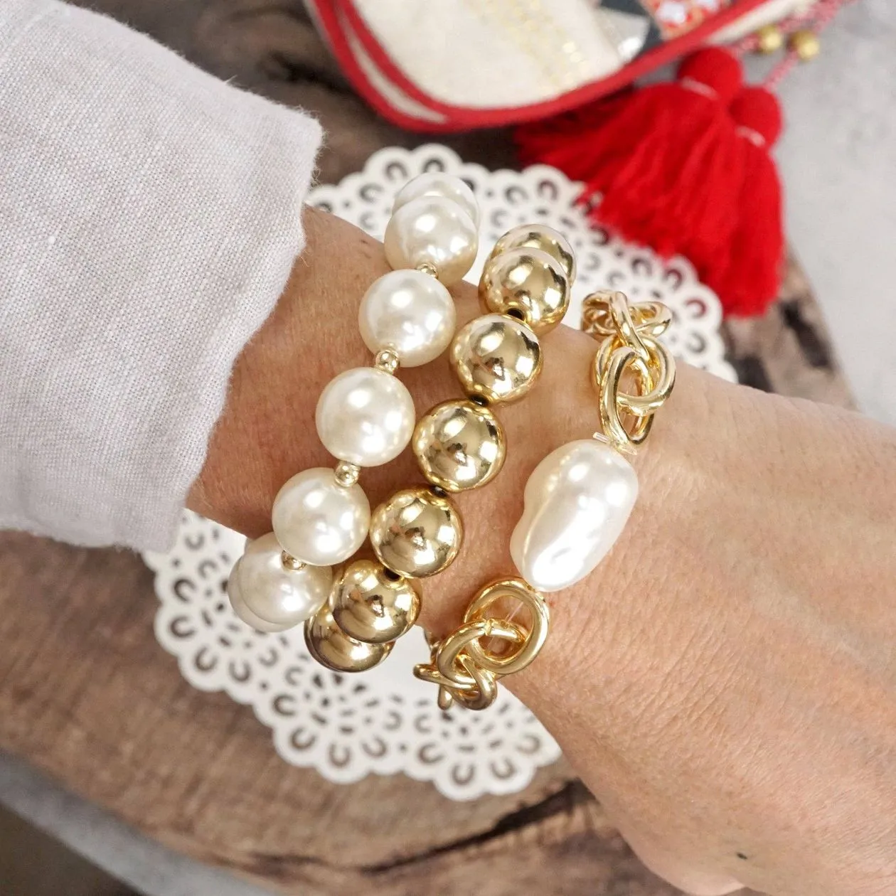 Chunky Chain and Beads Bracelet Set with Pearlized and Golden Large Ball Beads