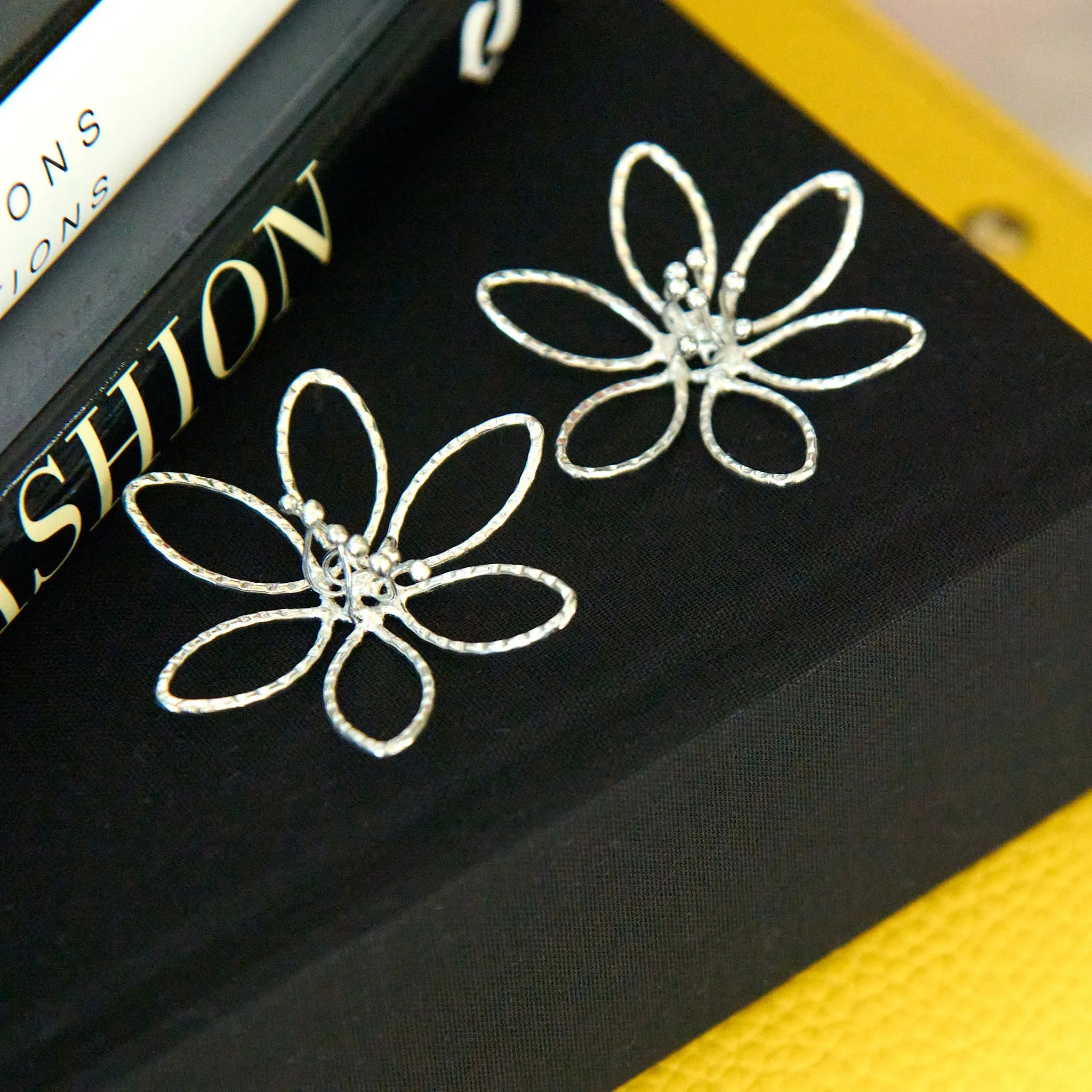 Daisy Earrings - Silver