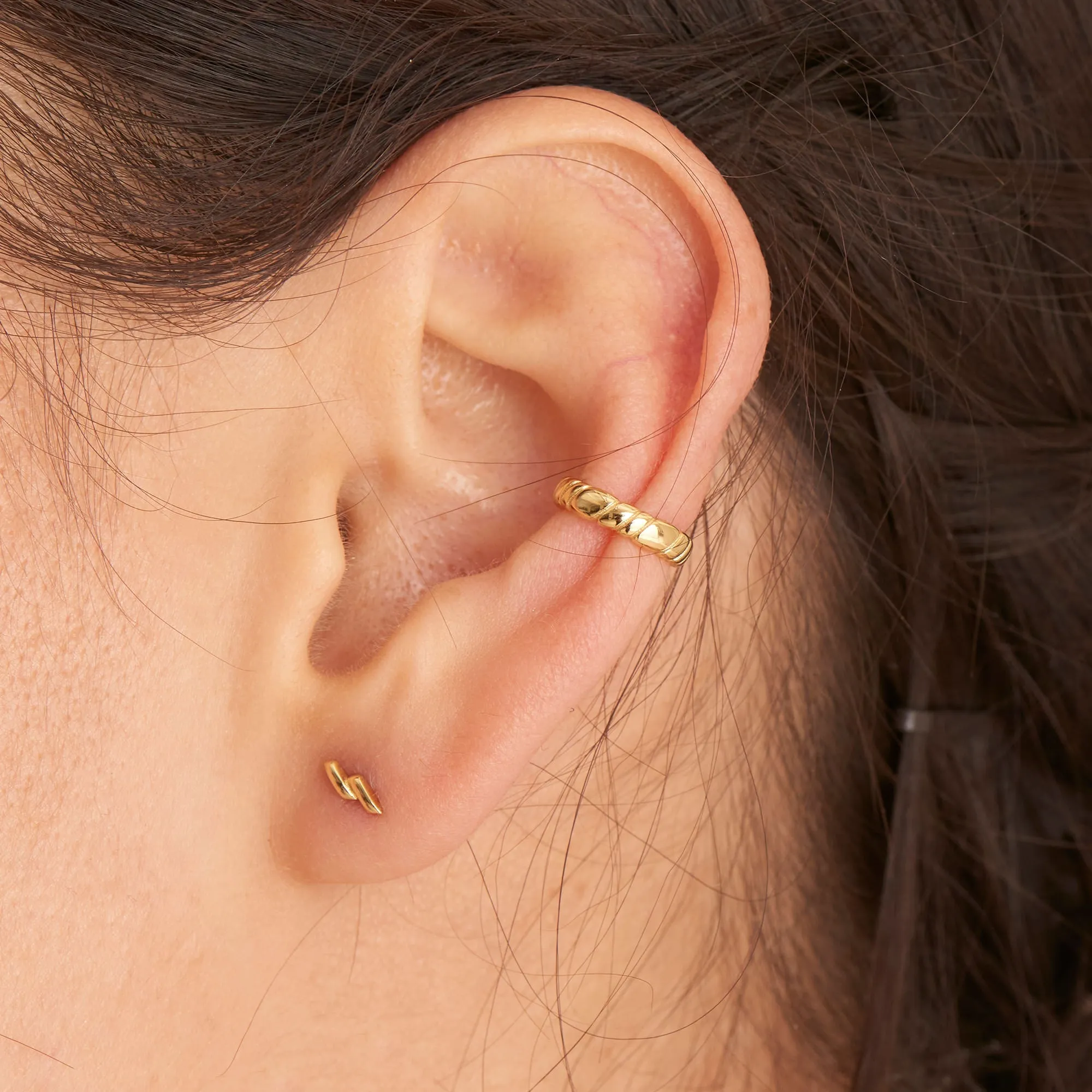 Gold Smooth Twist Ear Cuff